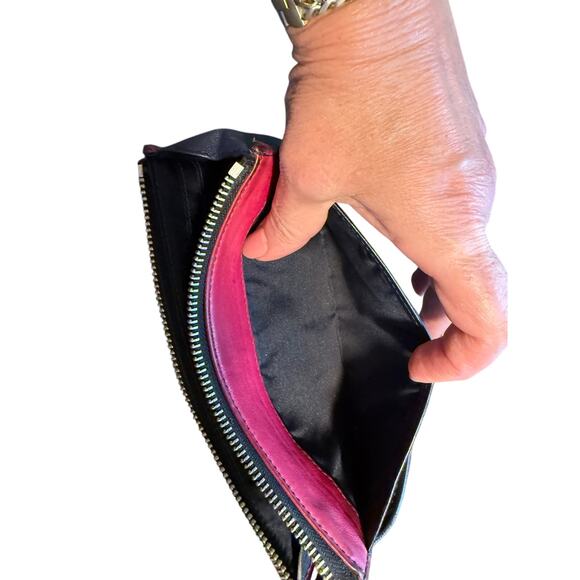 Coach Legacy 2 tone leather wristlet - Picture 4 of 7